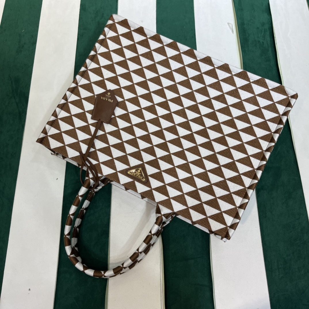Pra*a symbole embroidered fabric tote bag