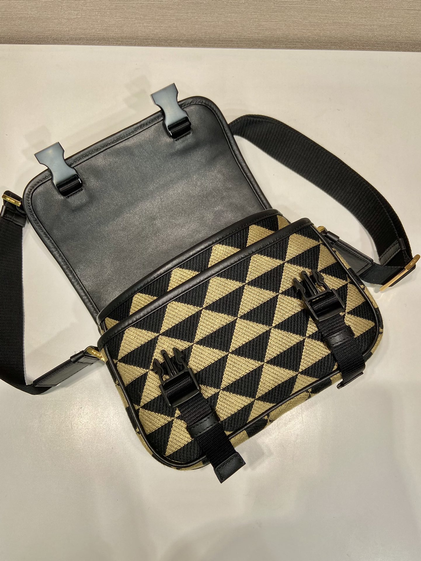 Pra*a shoulder bag