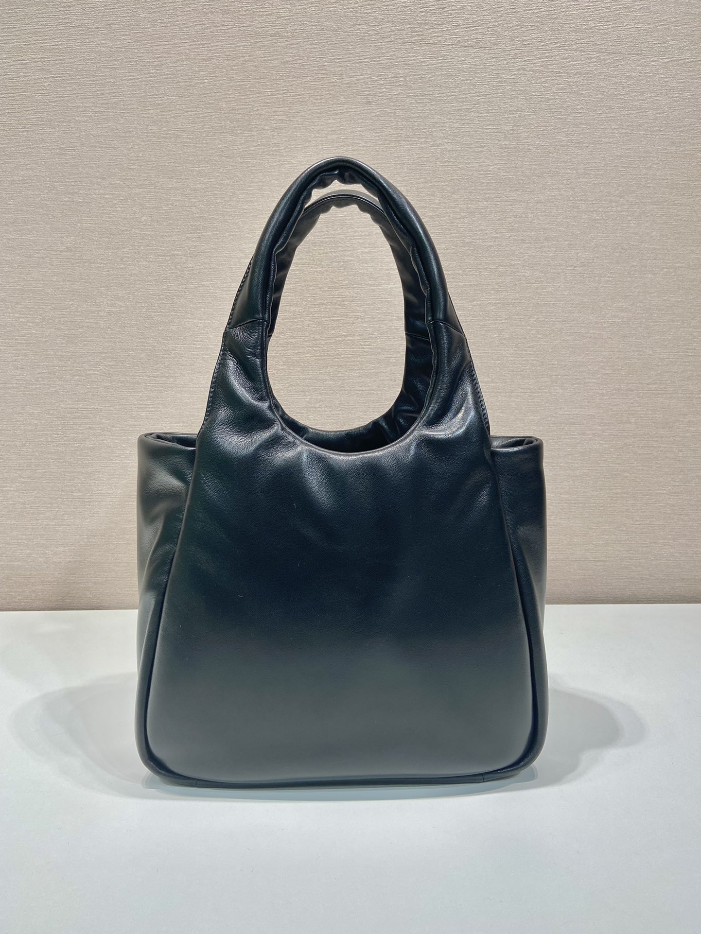 medium padded Pra*a soft nappa leather bag