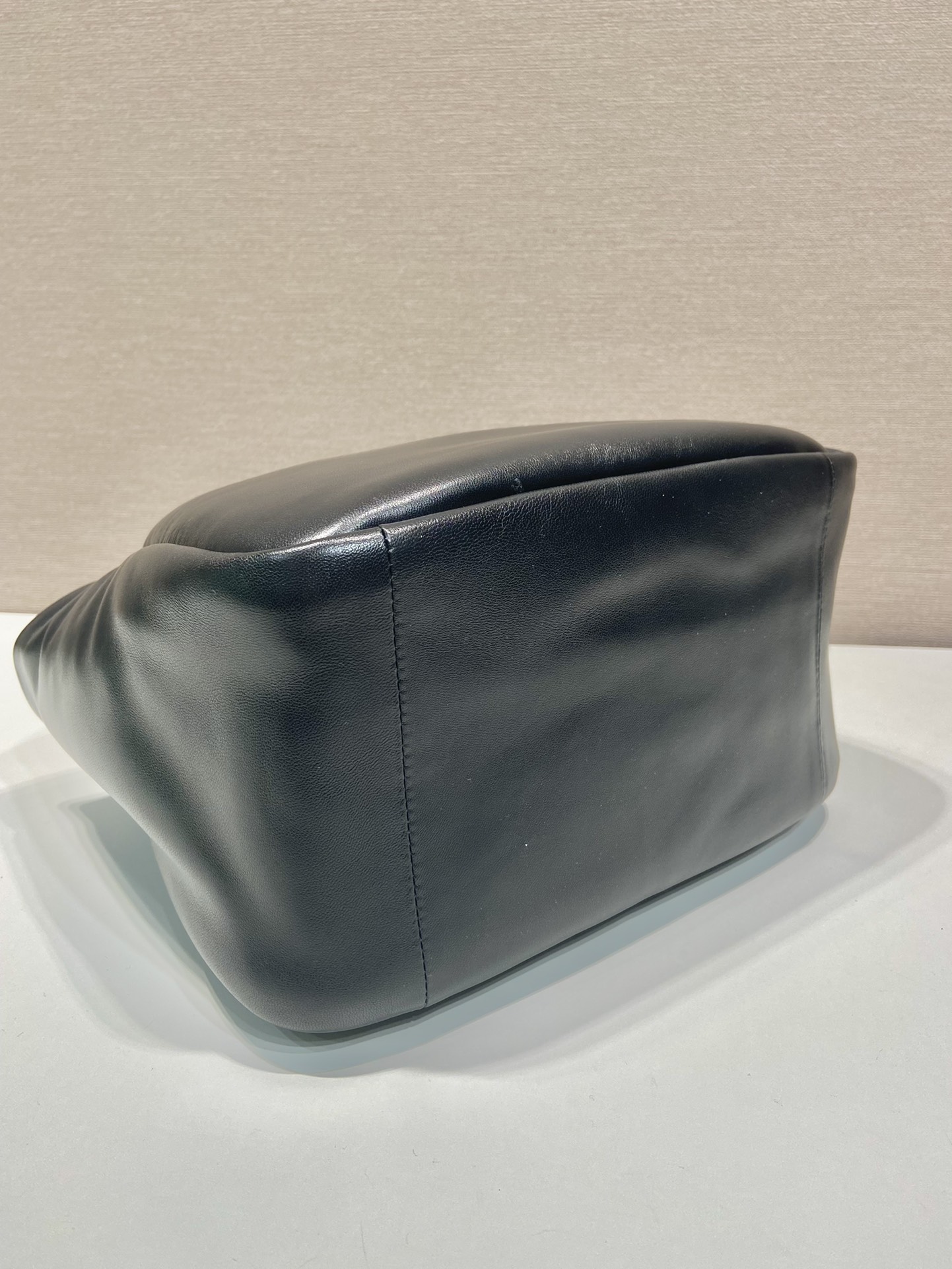 medium padded Pra*a soft nappa leather bag