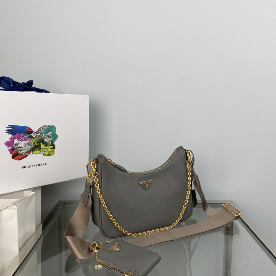 Pra*a re-edition 2005 saffiano leather bag