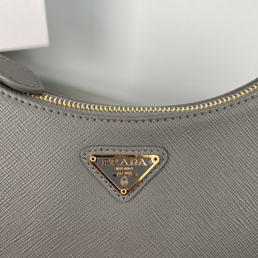 Pra*a re-edition 2005 saffiano leather bag