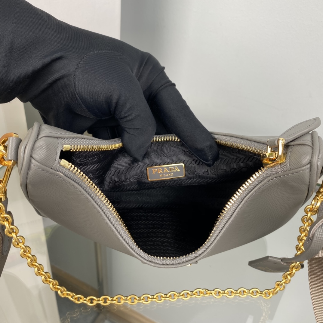 Pra*a re-edition 2005 saffiano leather bag