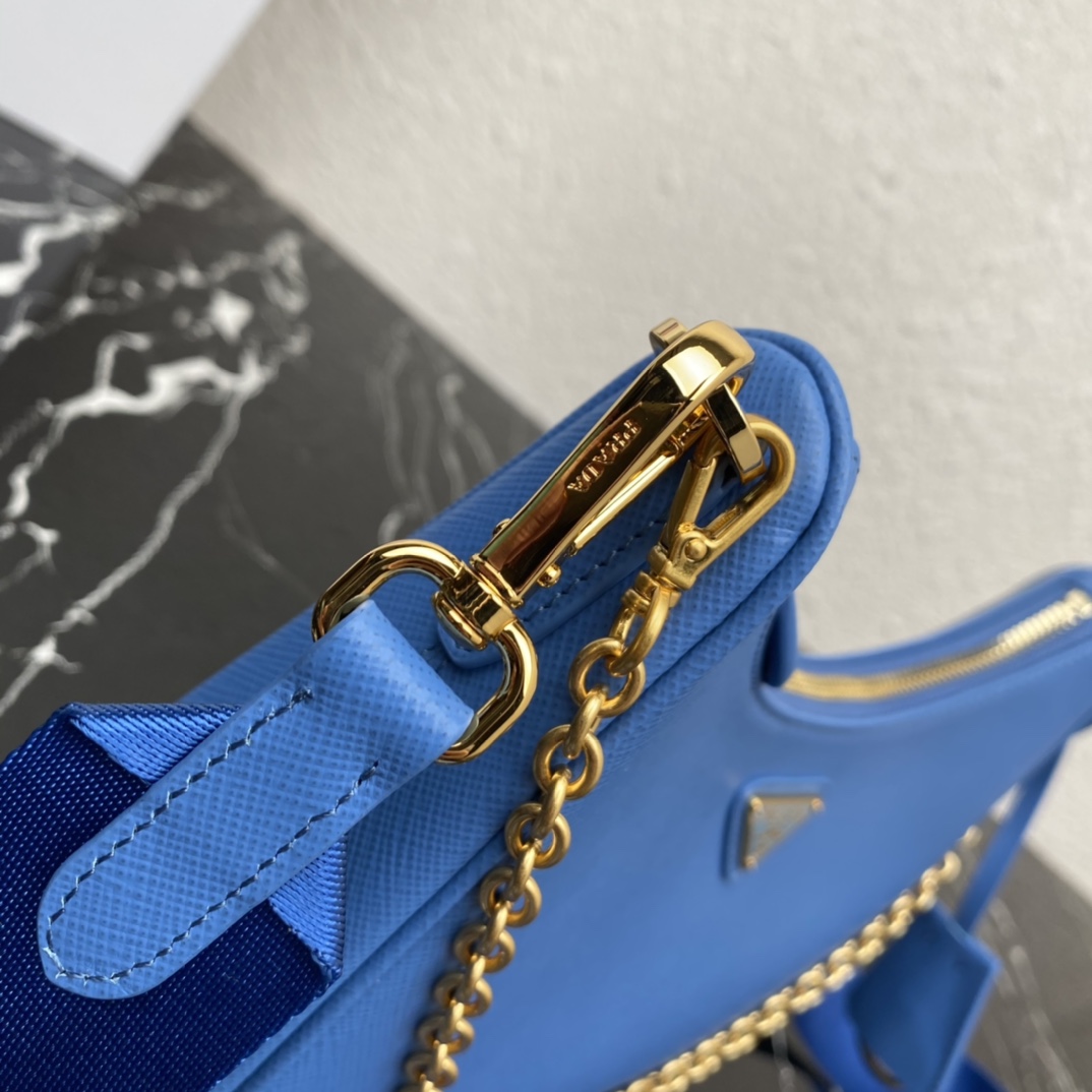 Pra*a re-edition 2005 saffiano leather bag
