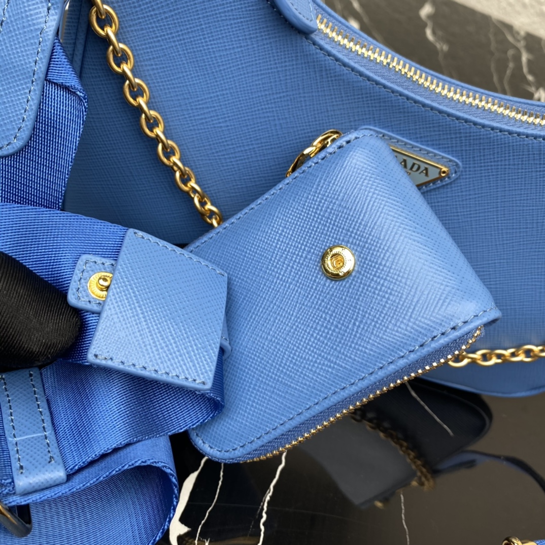 Pra*a re-edition 2005 saffiano leather bag