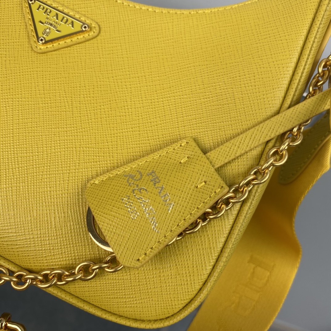 Pra*a re-edition 2005 saffiano leather bag