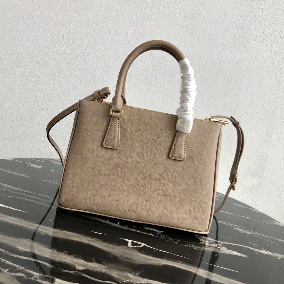 medium Pra*a galleria saffiano leather bag