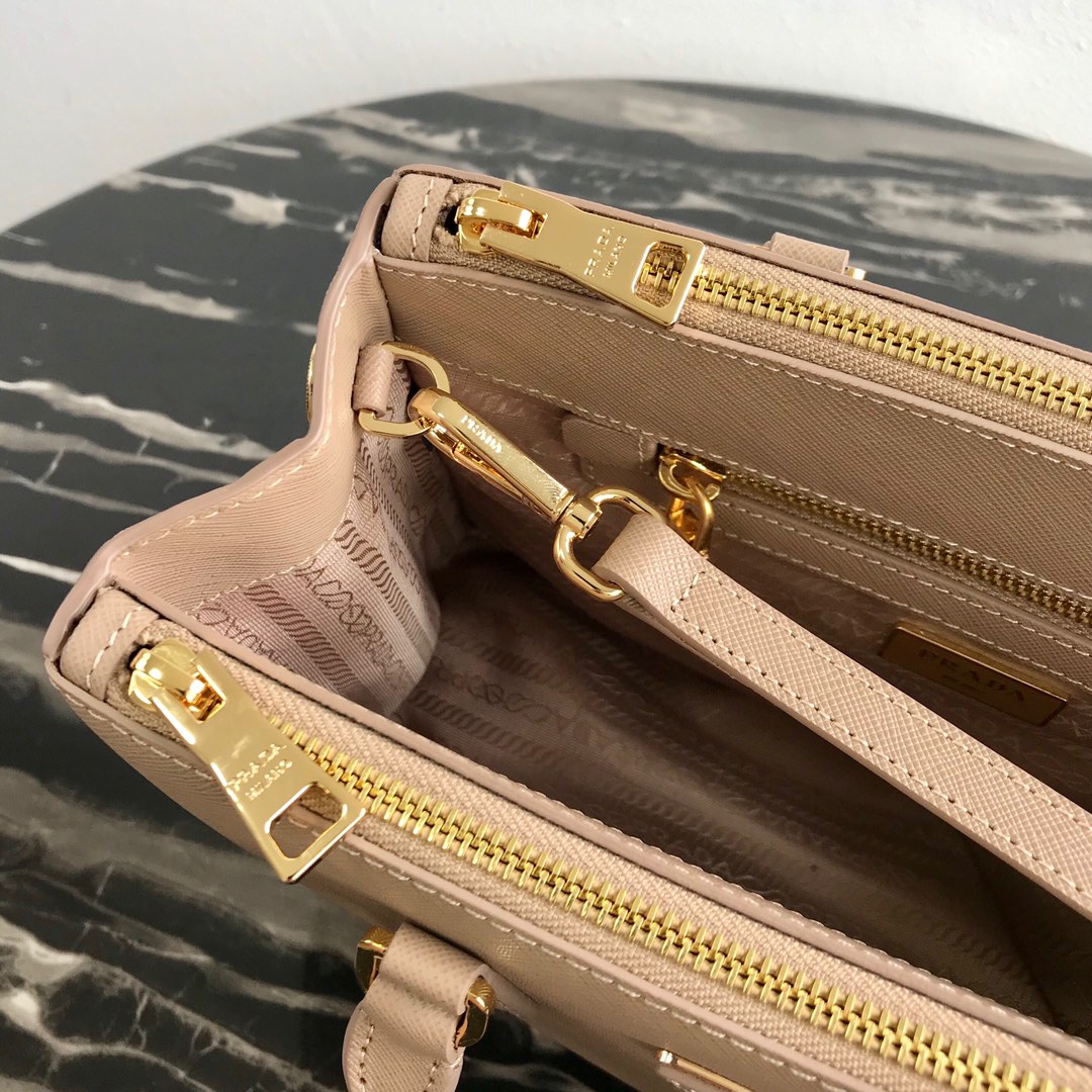 medium Pra*a galleria saffiano leather bag