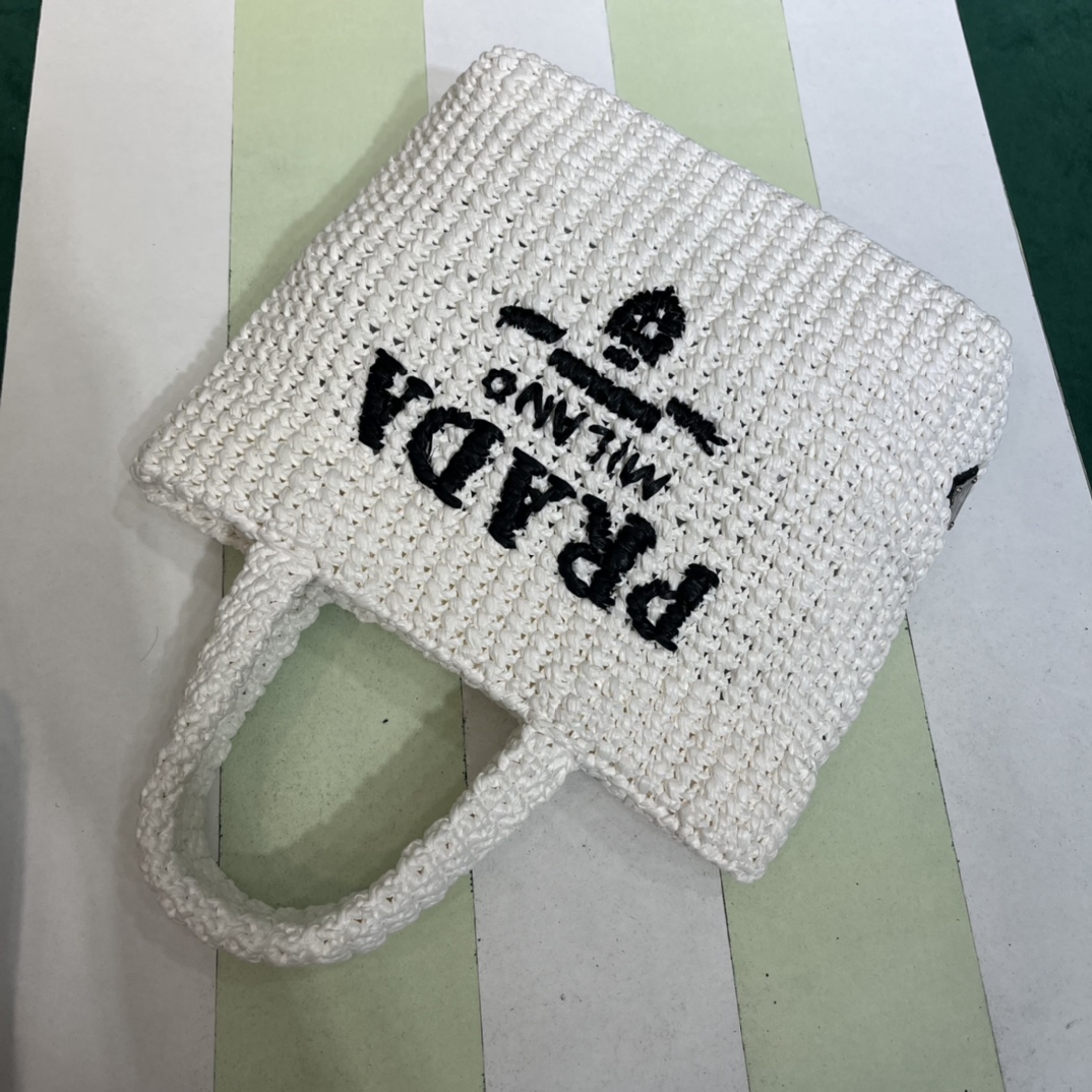 Pra*a small crochet tote bag