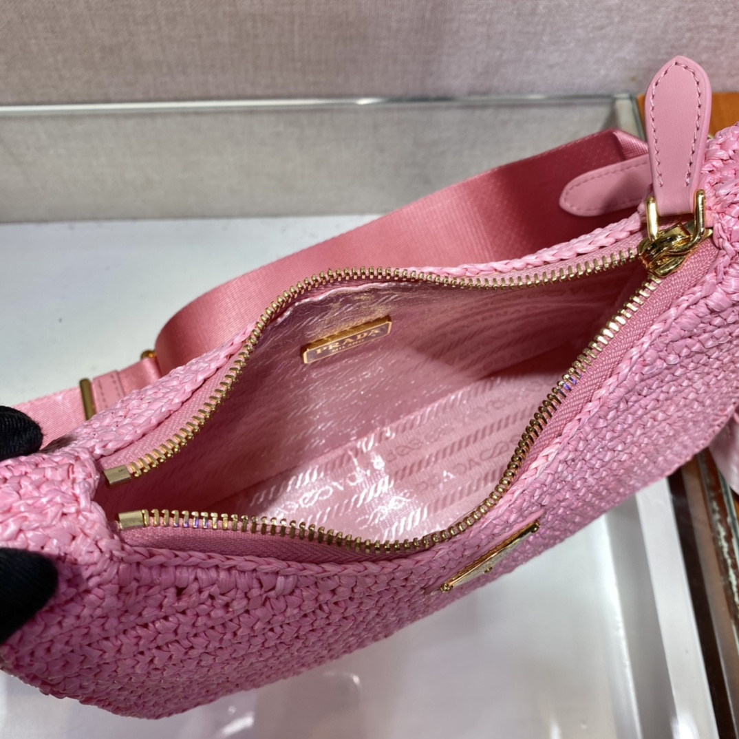 Pra*a re-edition 2005 bag