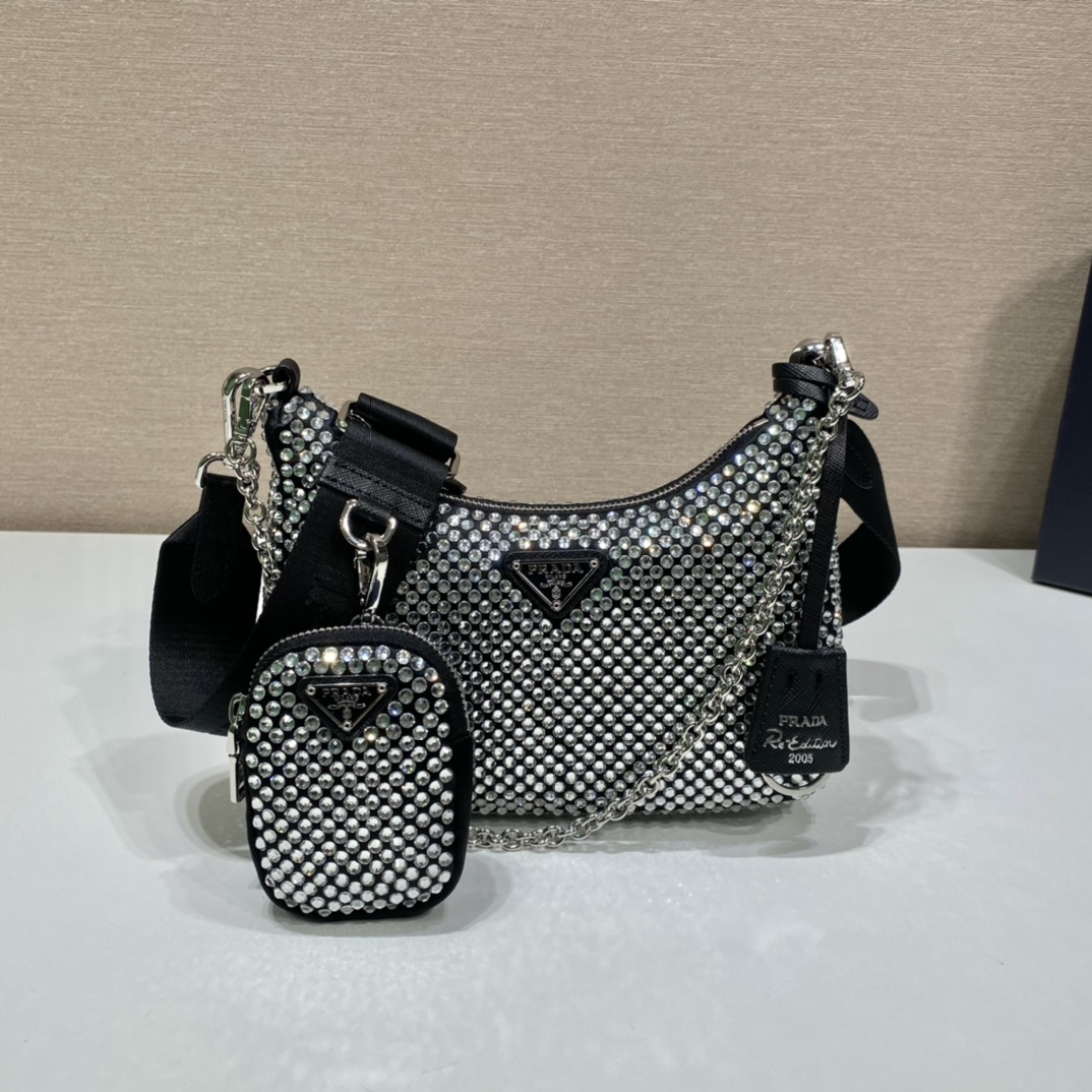 Pra*a re-edition 2005 bag