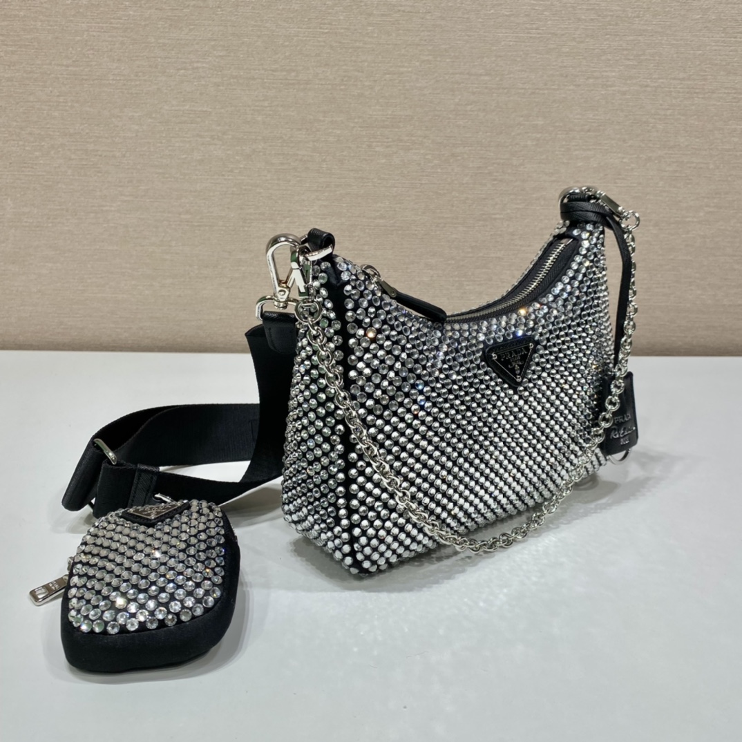 Pra*a re-edition 2005 bag