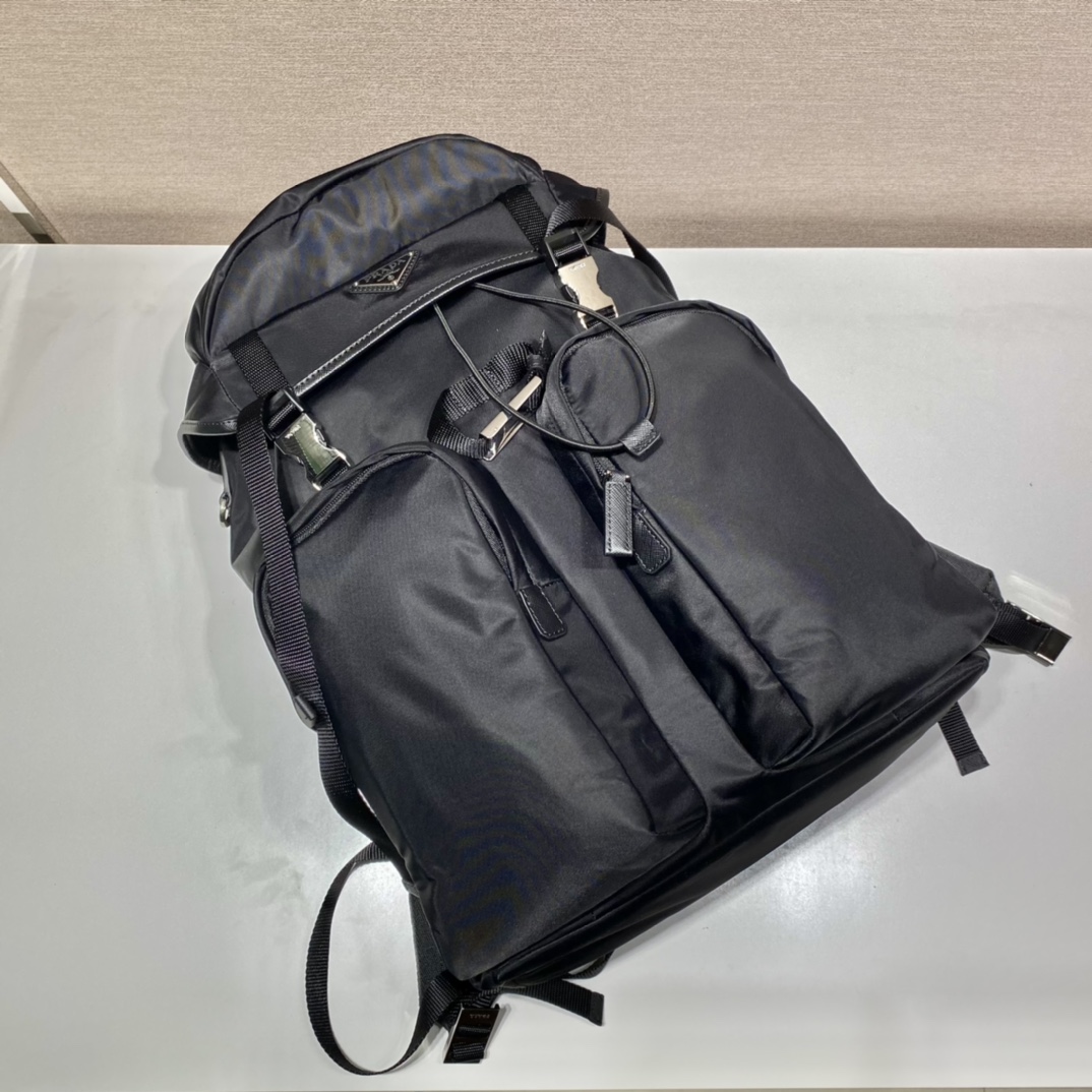 Pra*a  backpack