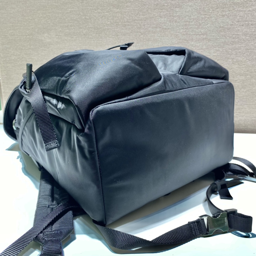 Pra*a  backpack