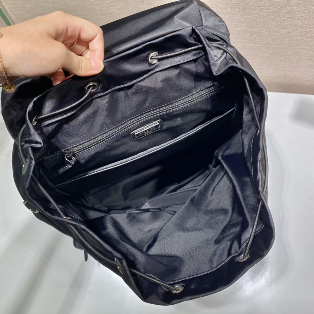 Pra*a  backpack