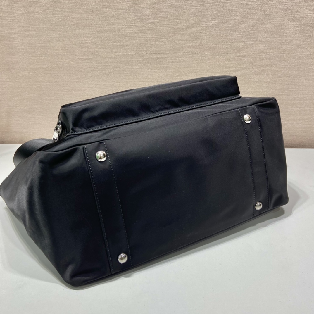 Pra*a re-nylon baby bag