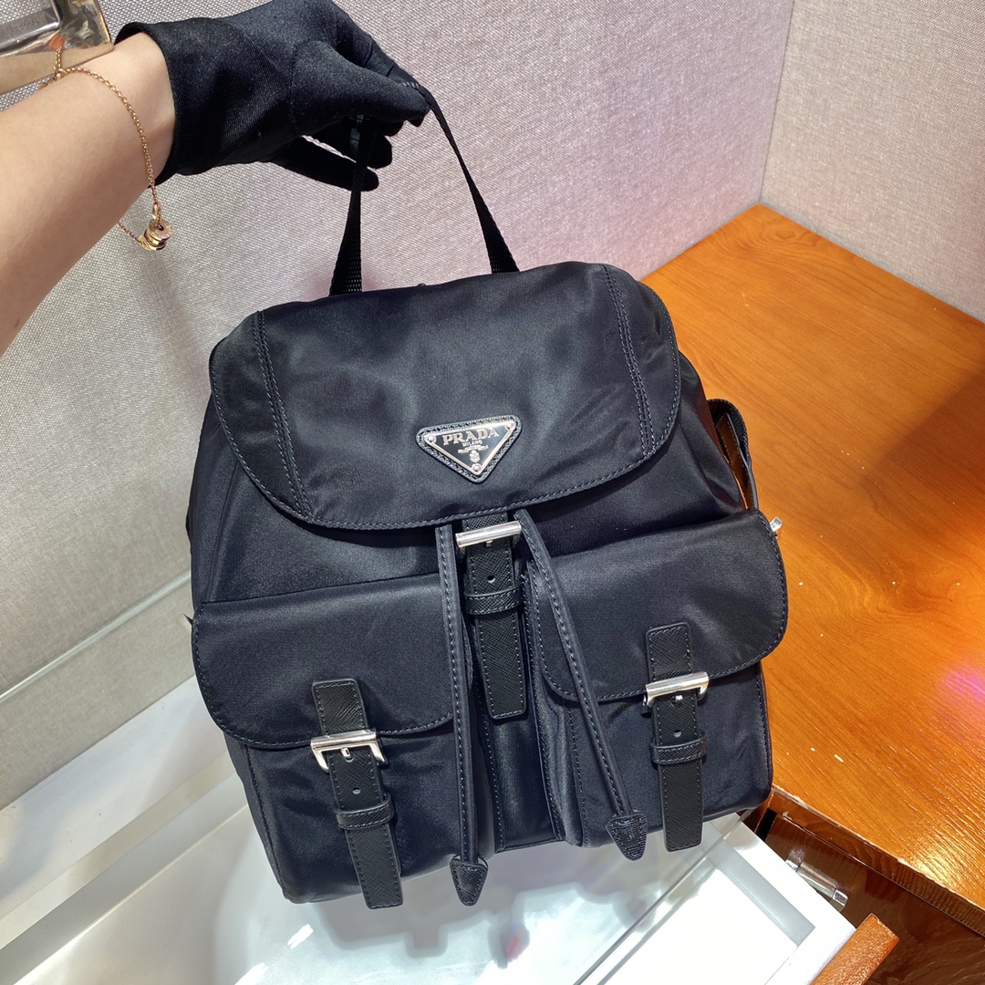 Pra*a small  backpack