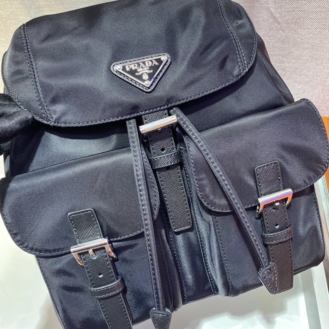 Pra*a small  backpack