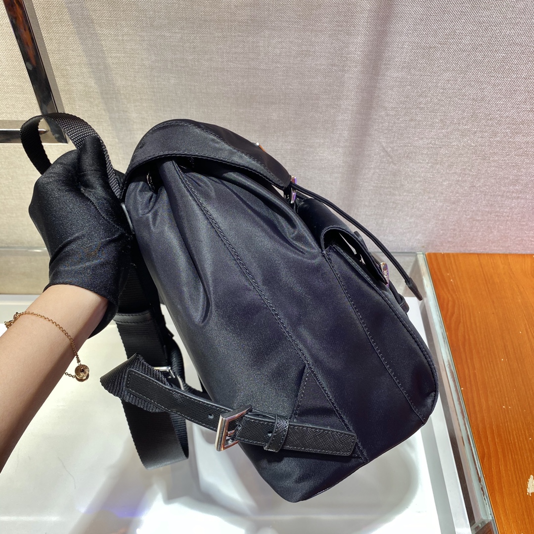 Pra*a small  backpack