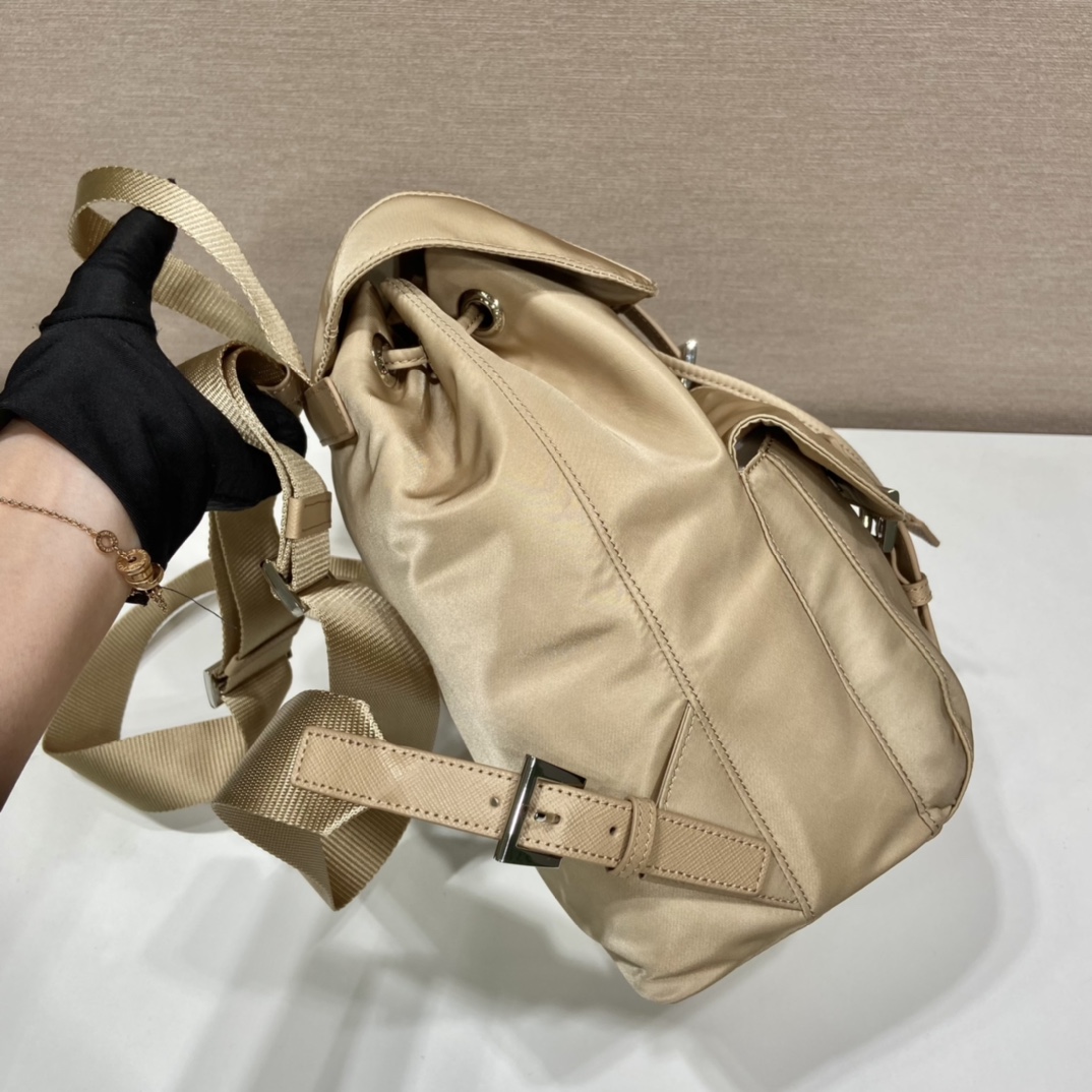 Pra*a small  backpack