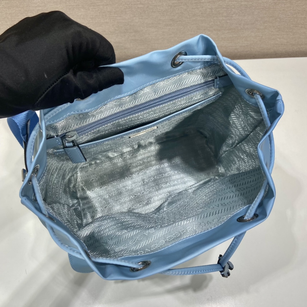 Pra*a small  backpack