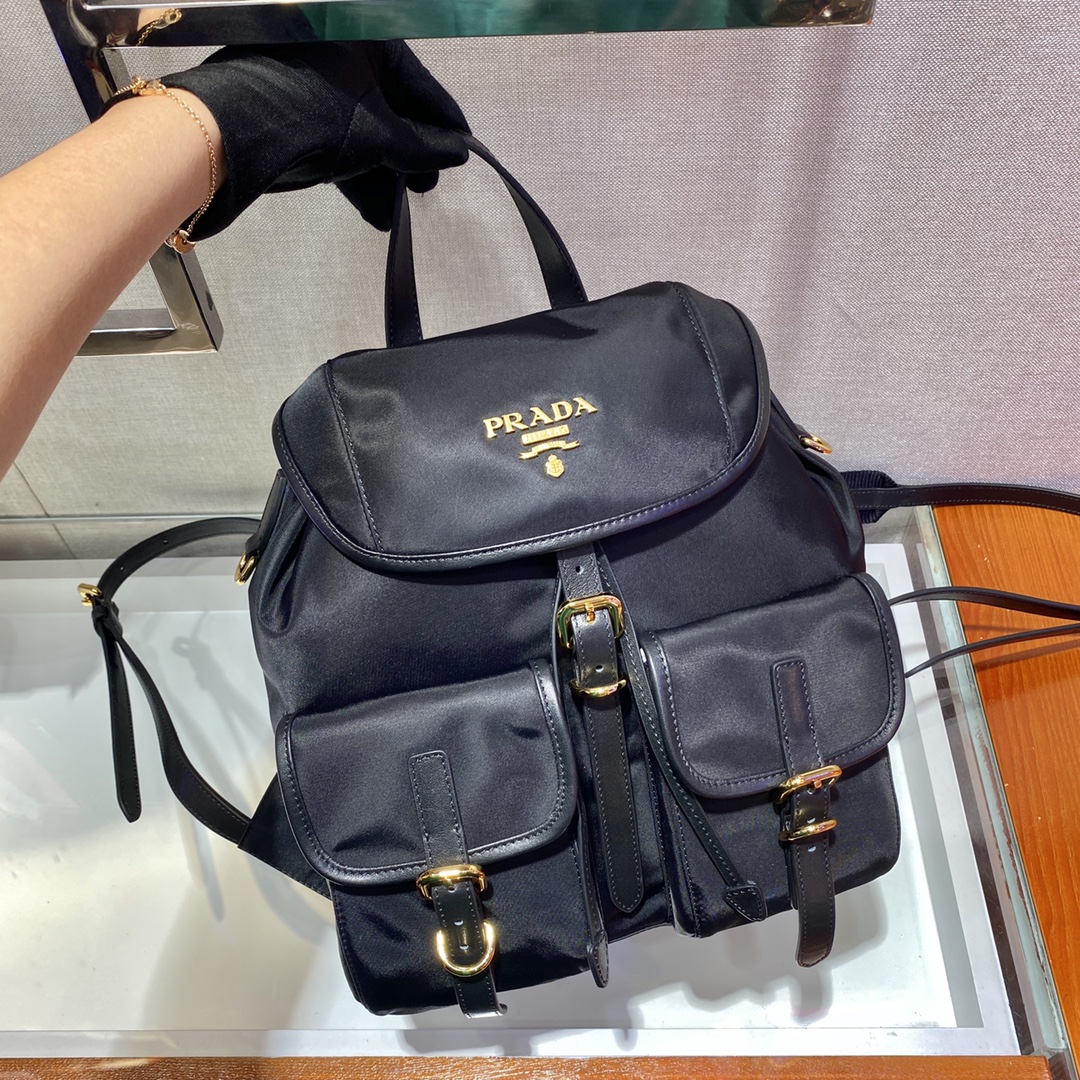Pra*a small  backpack