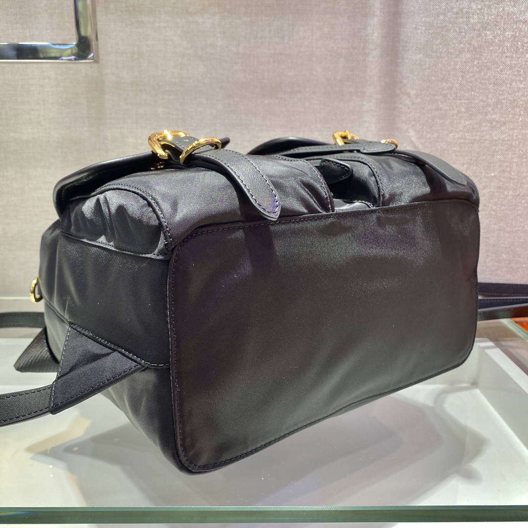 Pra*a small  backpack