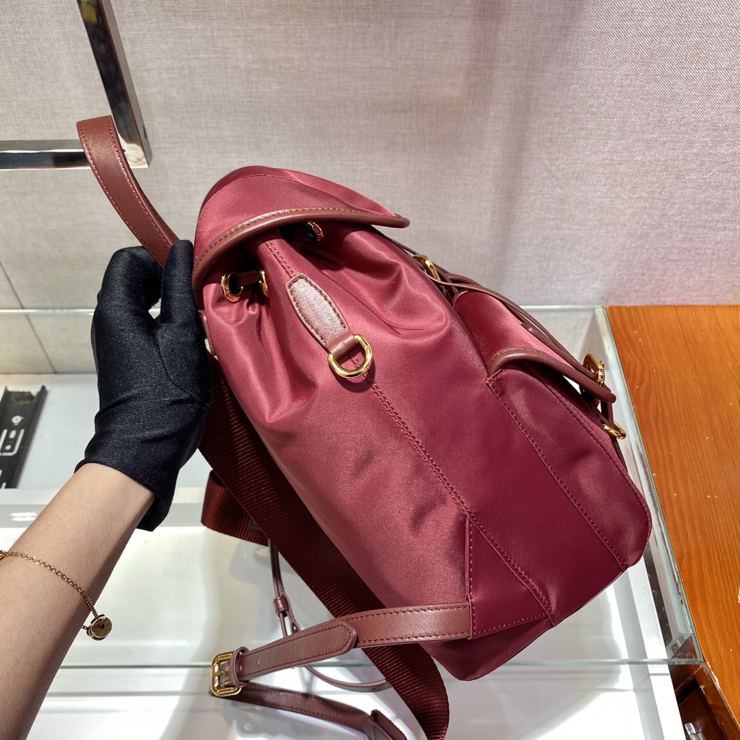 Pra*a small  backpack