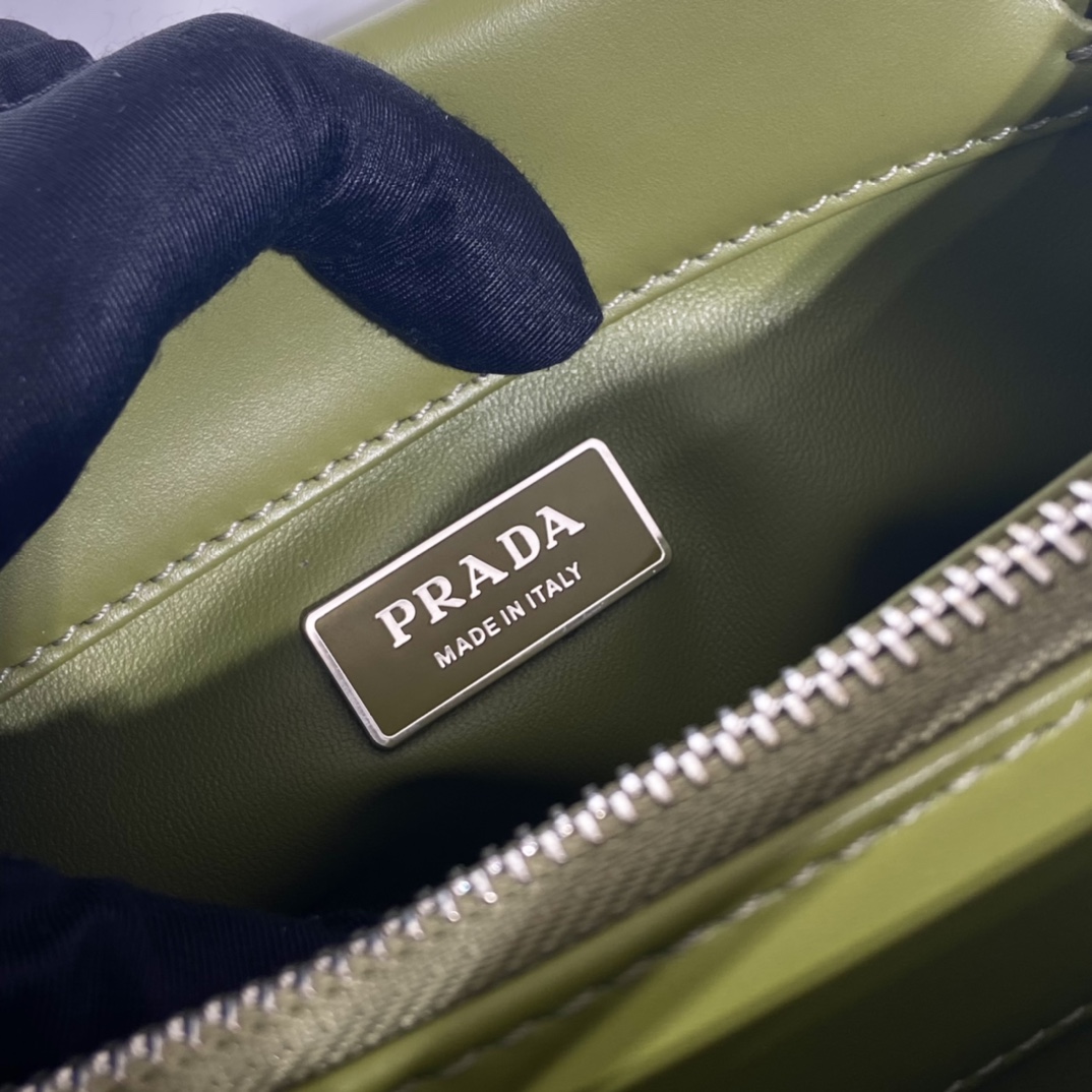 Pra*a leather mini-bag