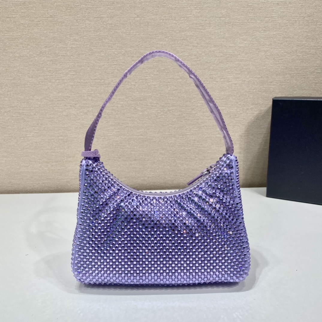 Pra*a hobo bag