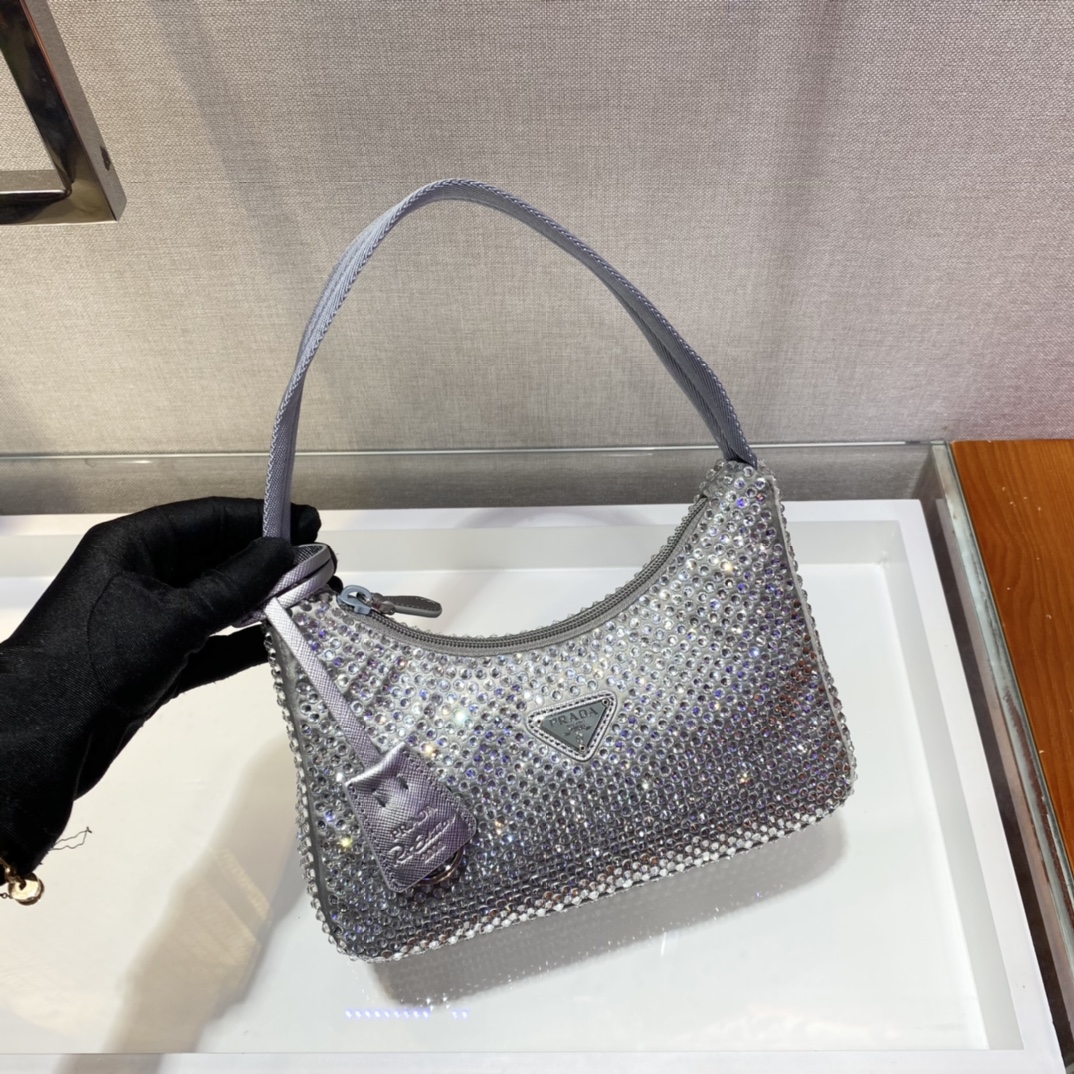 Pra*a hobo bag
