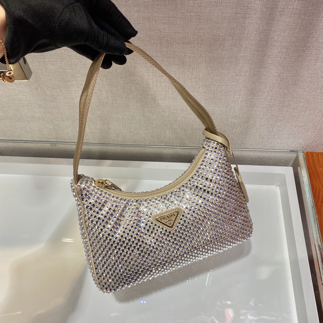 Pra*a hobo bag