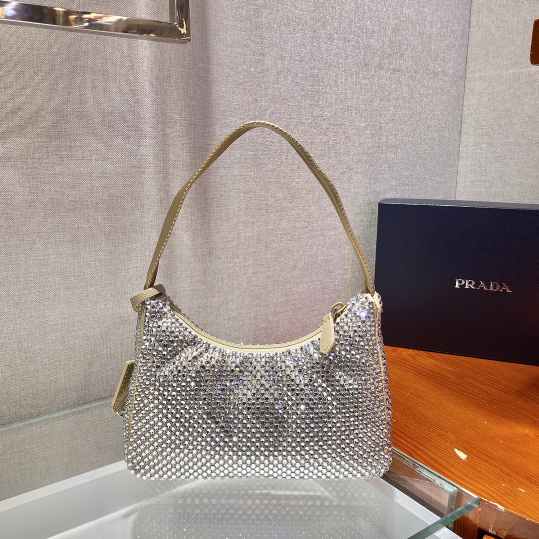 Pra*a hobo bag