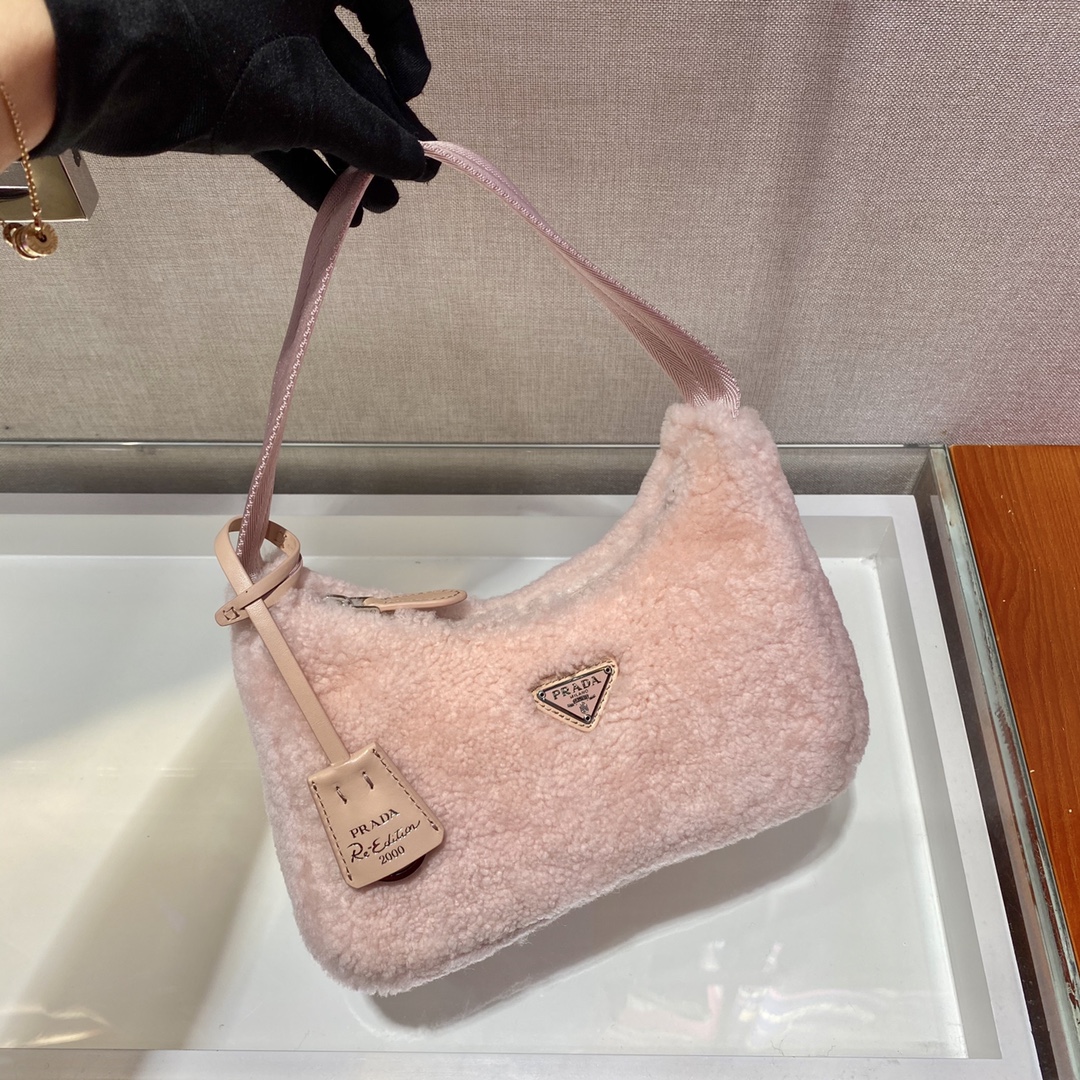 Pra*a hobo bag