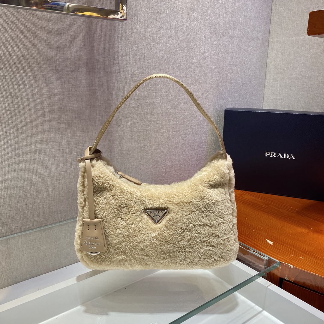 Pra*a hobo bag