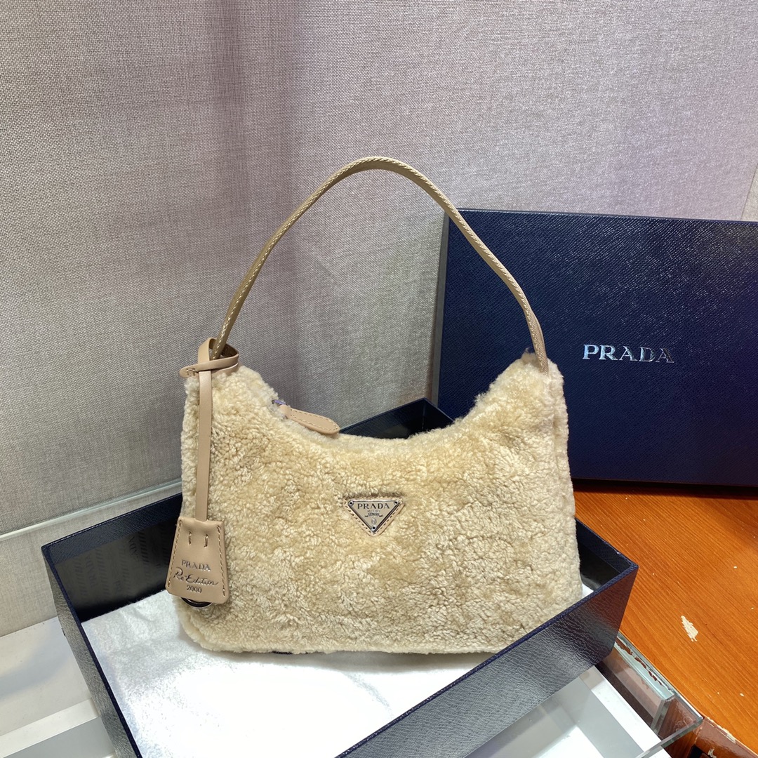 Pra*a hobo bag