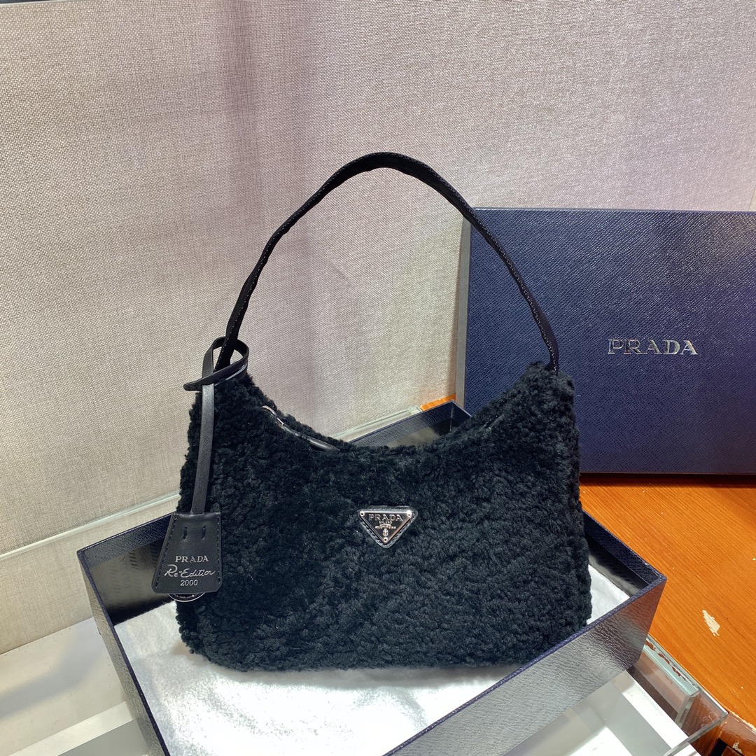 Pra*a hobo bag