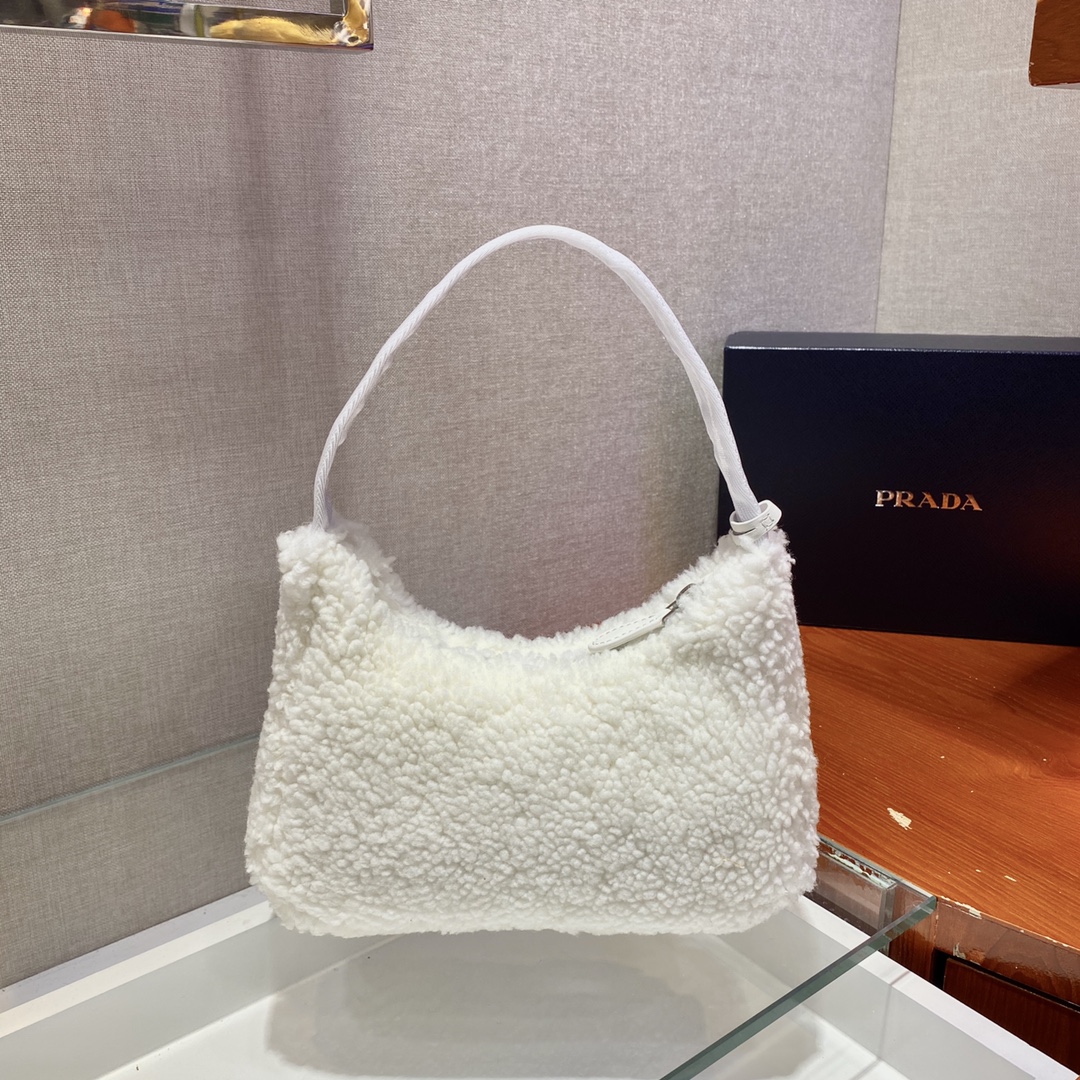 Pra*a hobo bag