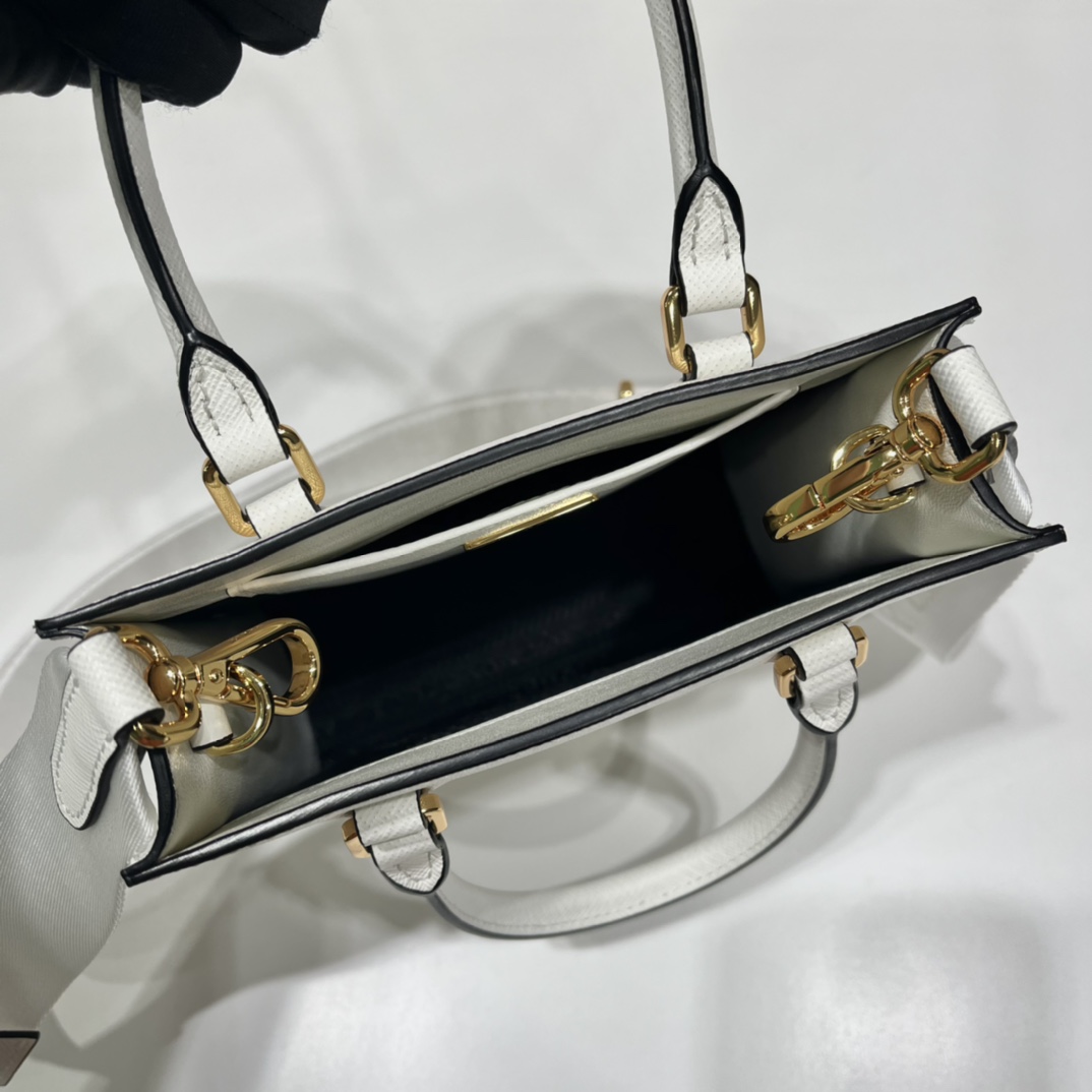 Pra*a small saffiano leather handbag