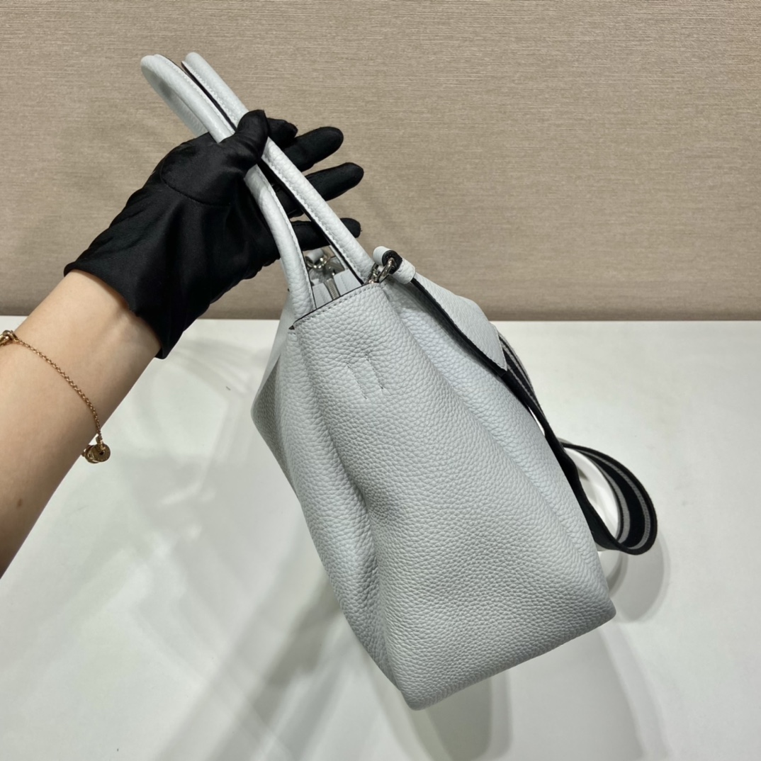 Pra*a large leather handbag