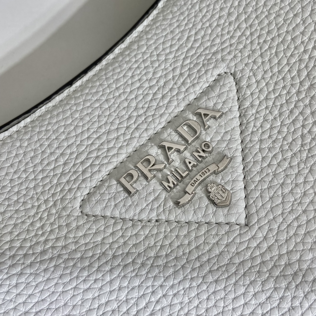 Pra*a leather hobo bag
