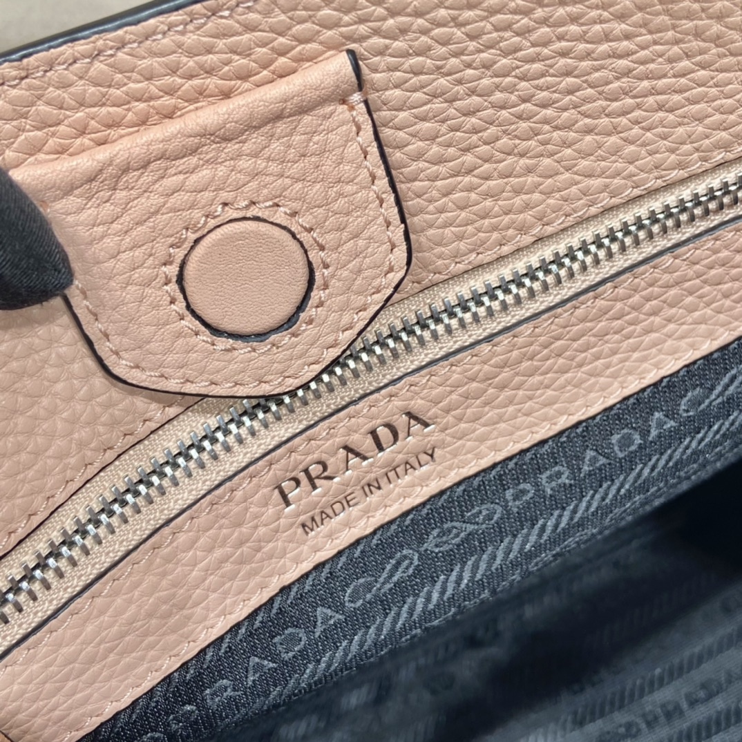 Pra*a leather hobo bag