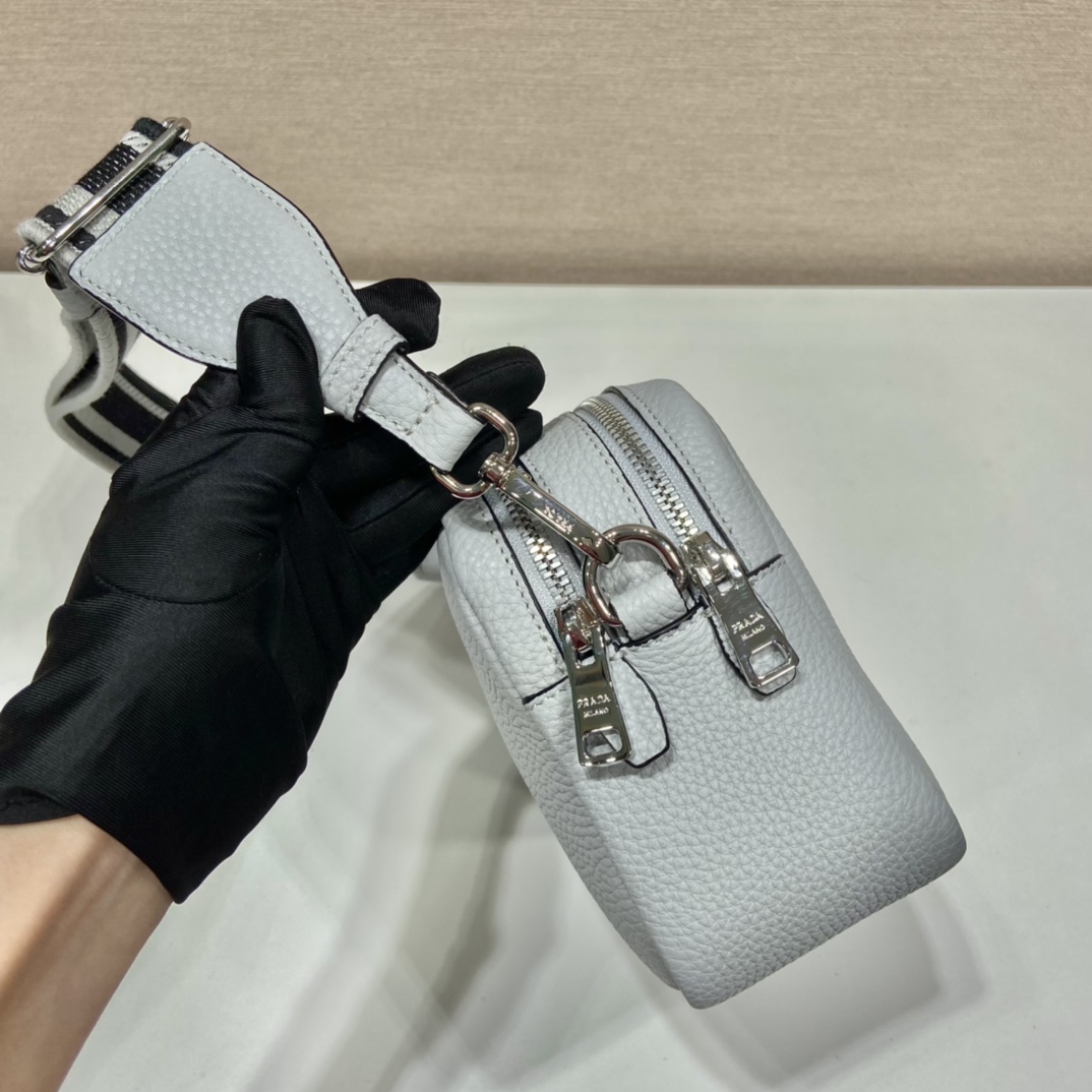 Pra*a shoulder bag