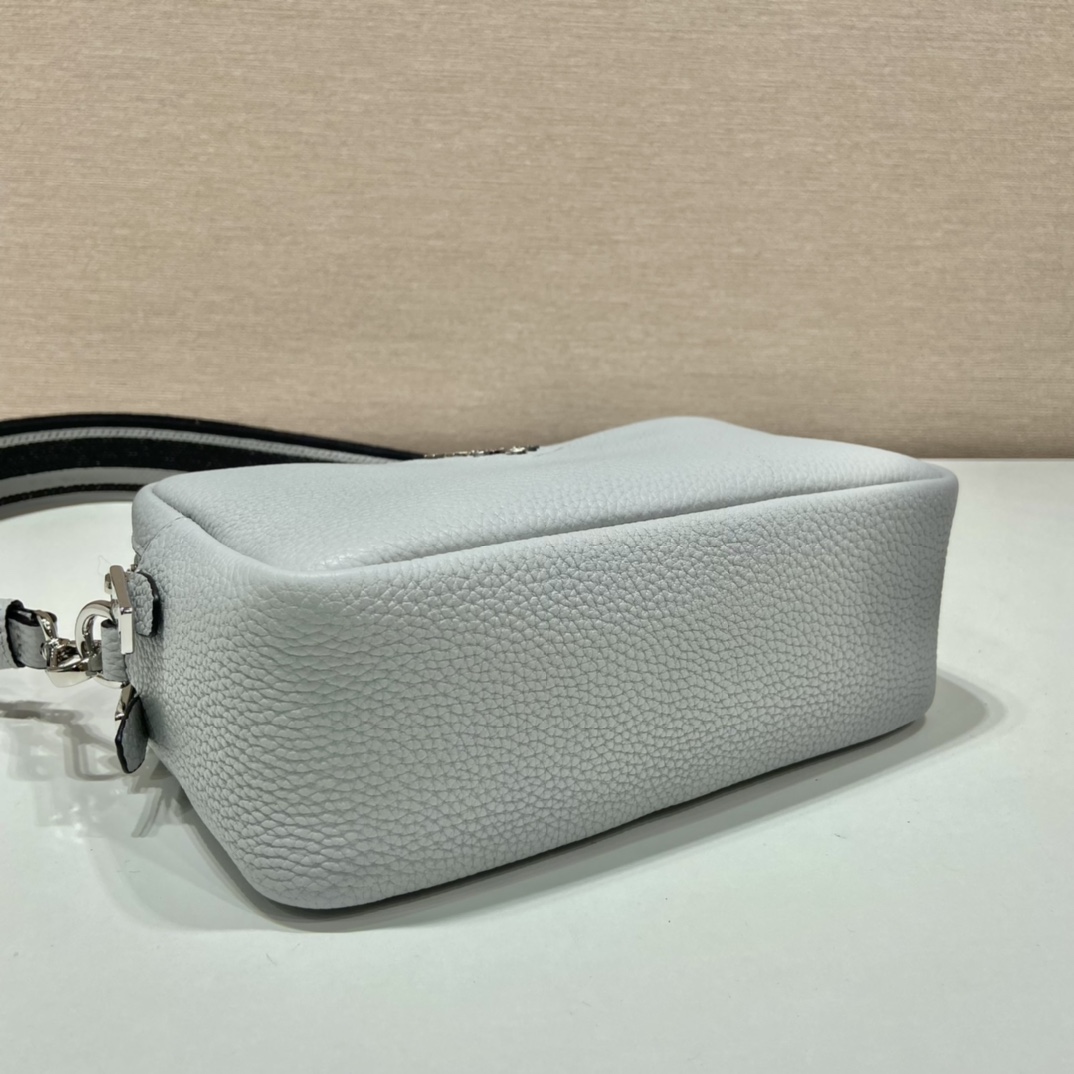 Pra*a shoulder bag