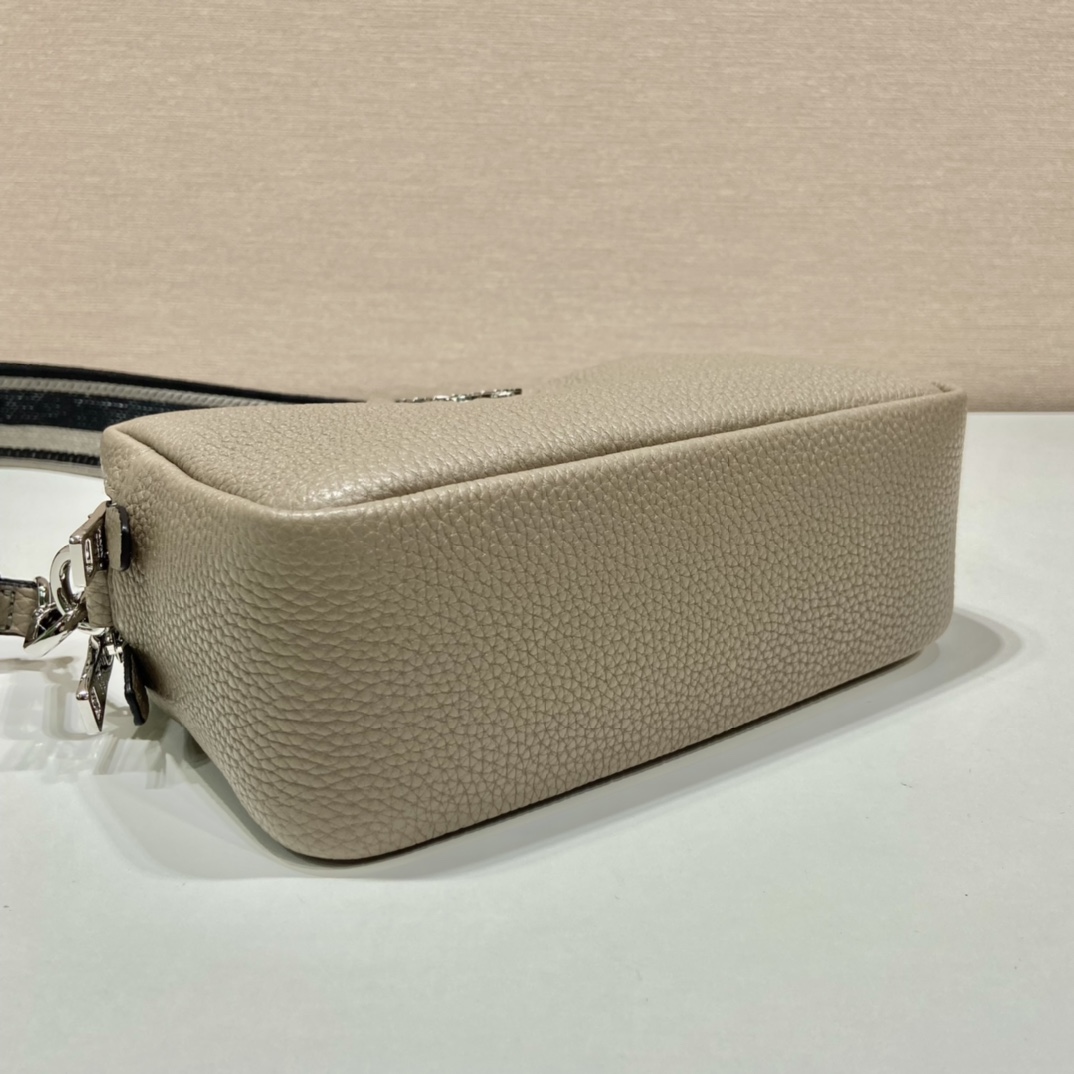 Pra*a shoulder bag