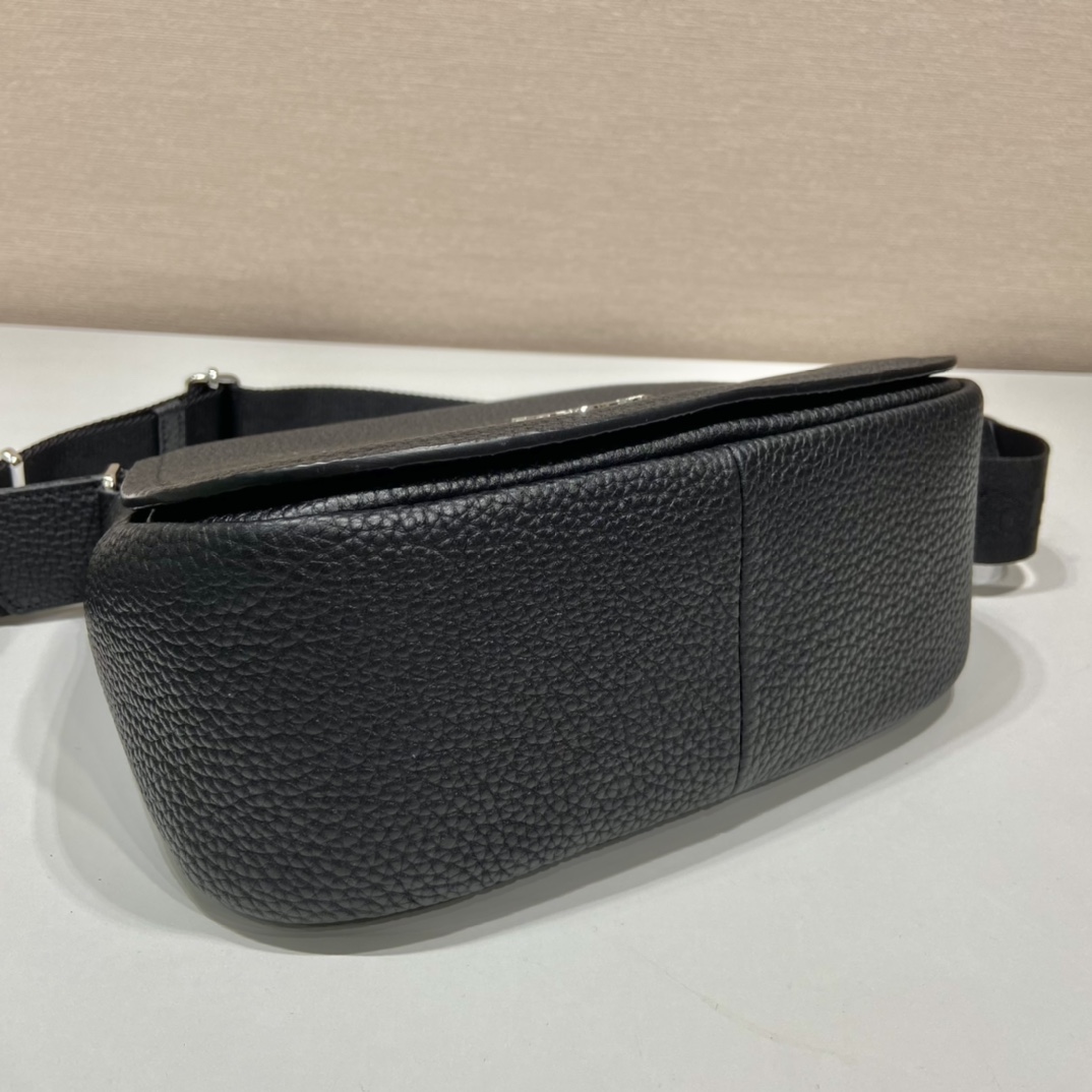 Pra*a shoulder bag