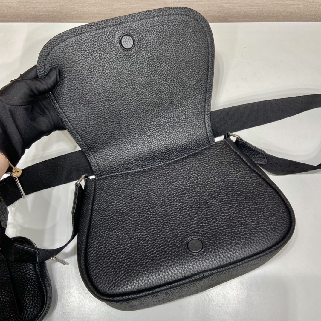 Pra*a shoulder bag