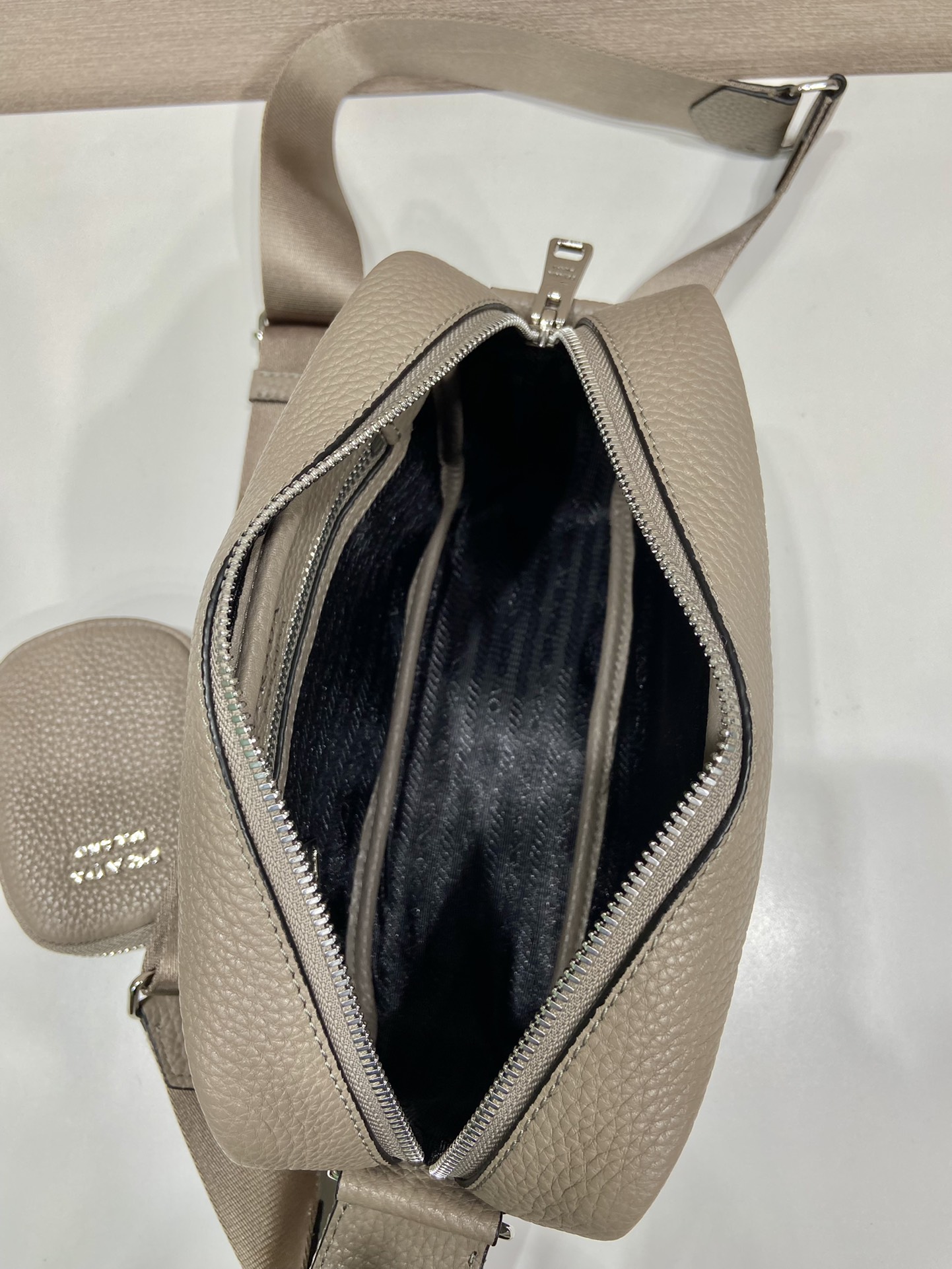 Pra*a leather shoulder bag