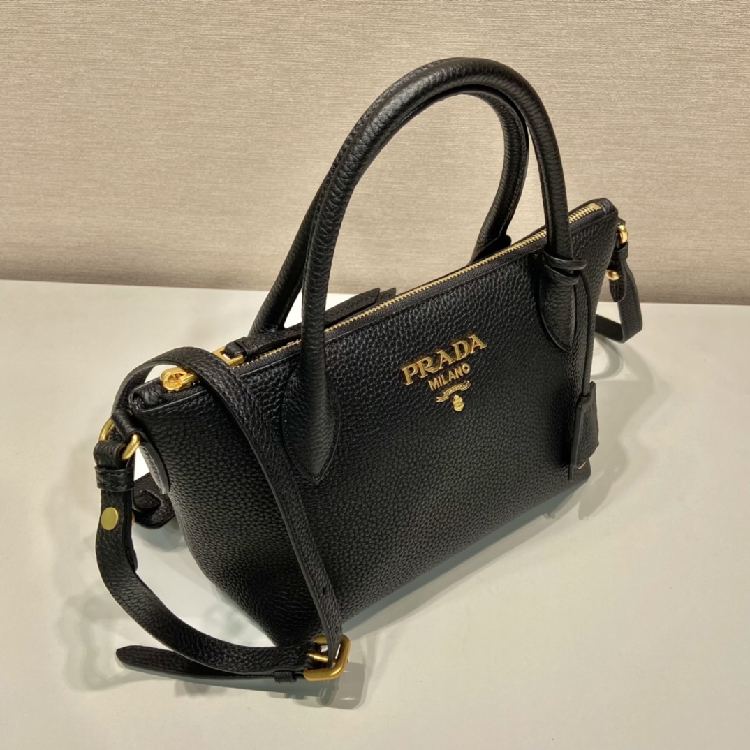 Pra*a leather bag
