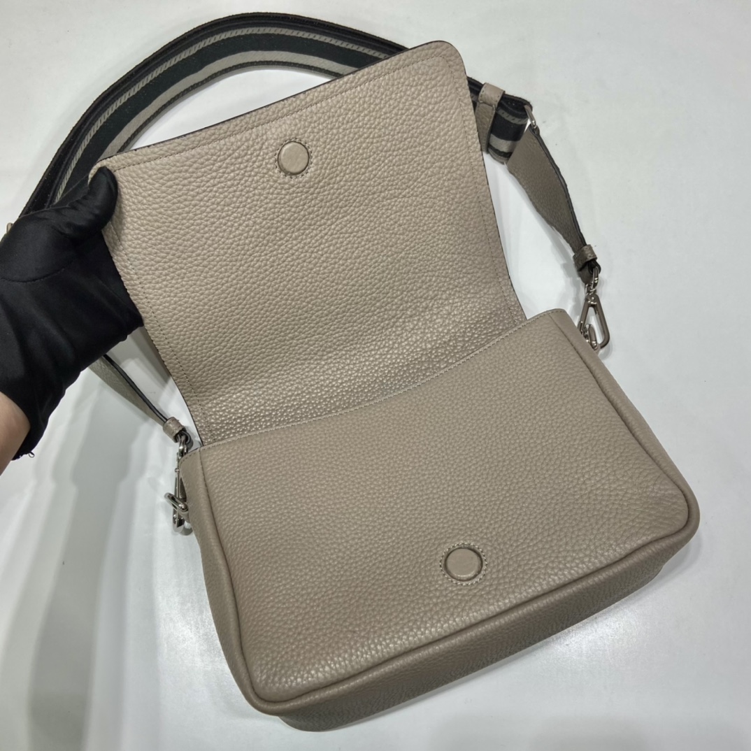 Pra*a leather shoulder bag